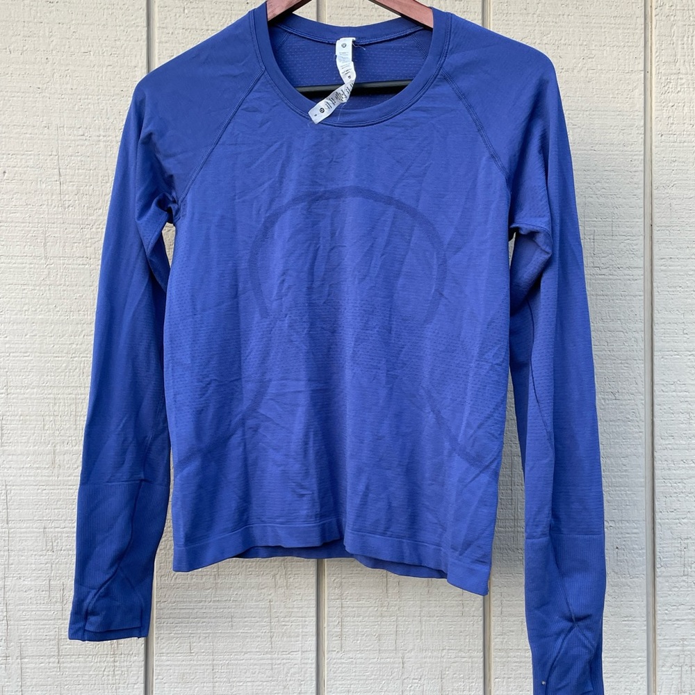 Lululemon athletic top